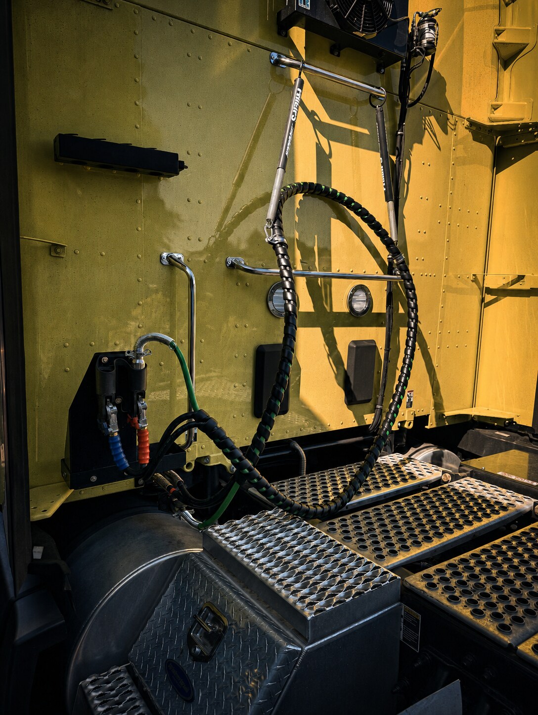 Trailer Air-Supply Hookup: New trailer air-supply hookup installed